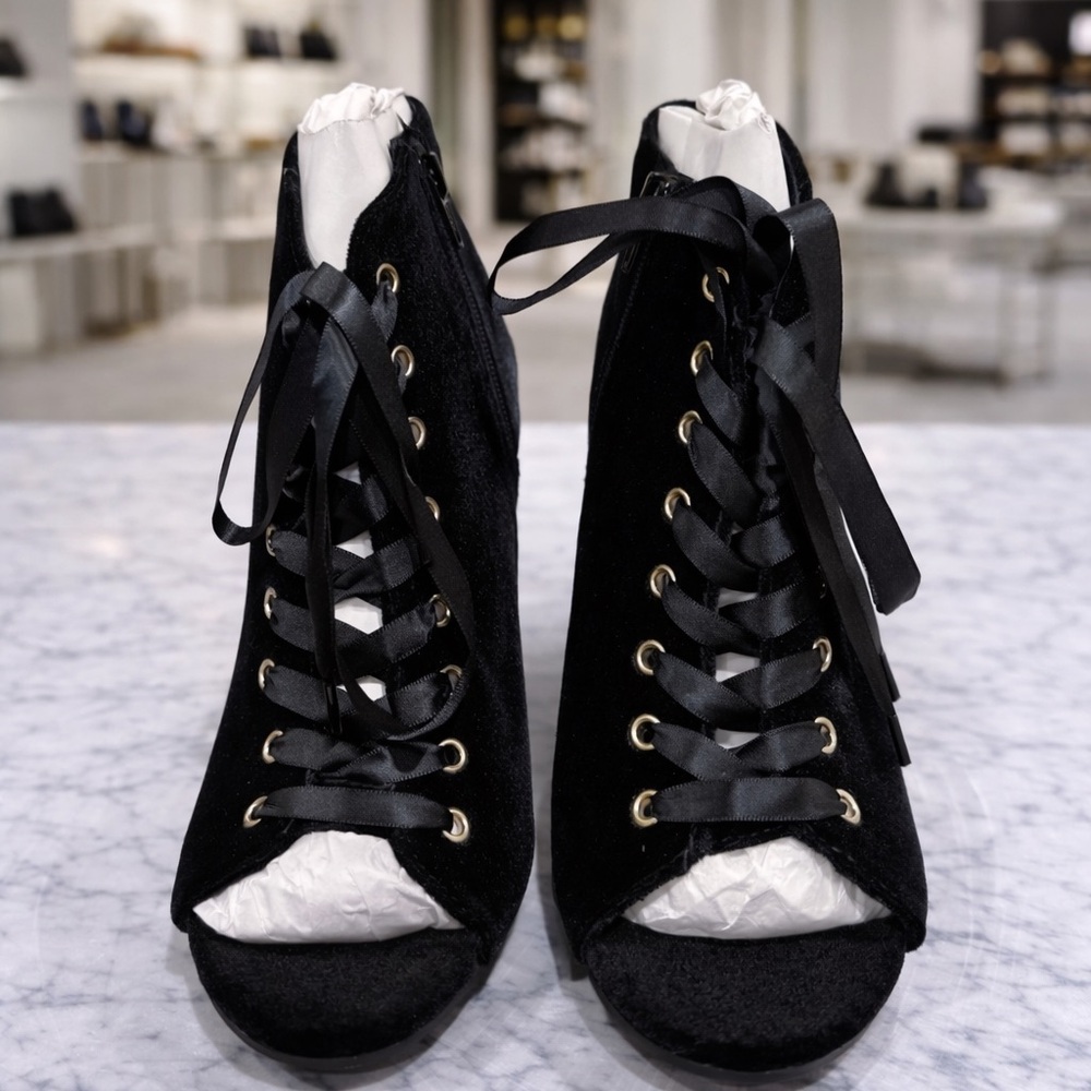 LC Lauren Conrad Runway Velvet Lace-Up Peep Toe Heels Black Booties Size 10 NIB